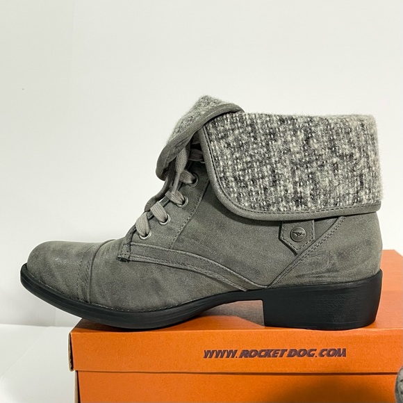 Rocket Dog Taylor Heirloom Fold Down Sweater Cuff Combat Style Ankle Boots - Picture 10 of 16
